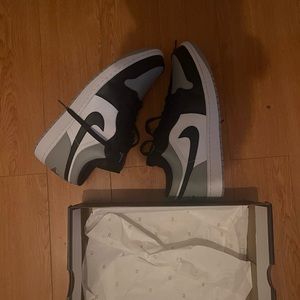 Air jordan shadow toe